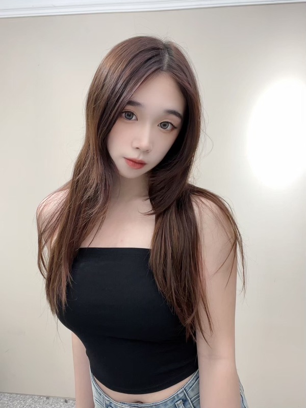 Deja amazing挖背後扭結平口小可愛