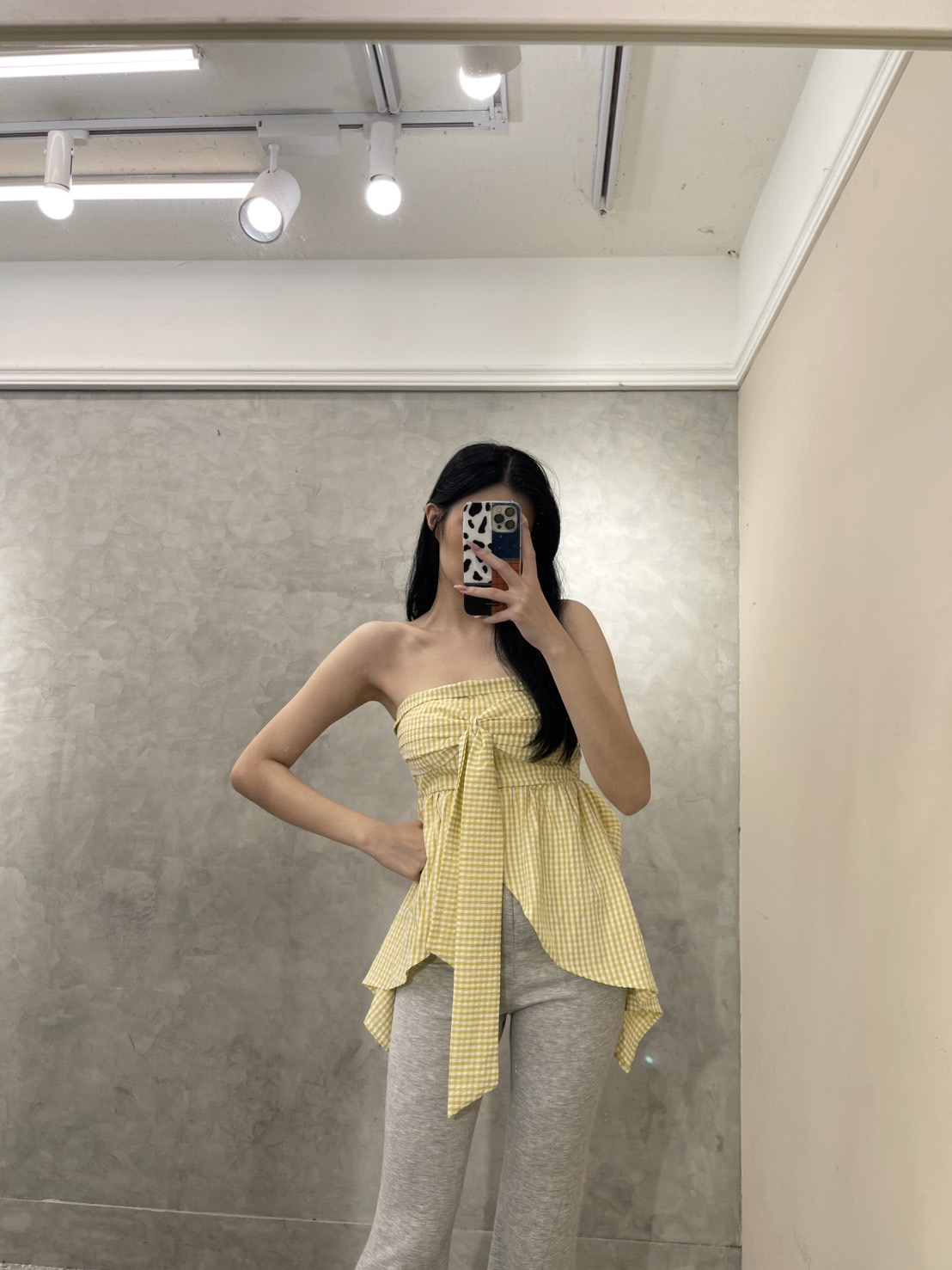 Deja Amazing法式格紋蝴蝶結平口上衣 把少女感穿在身上。