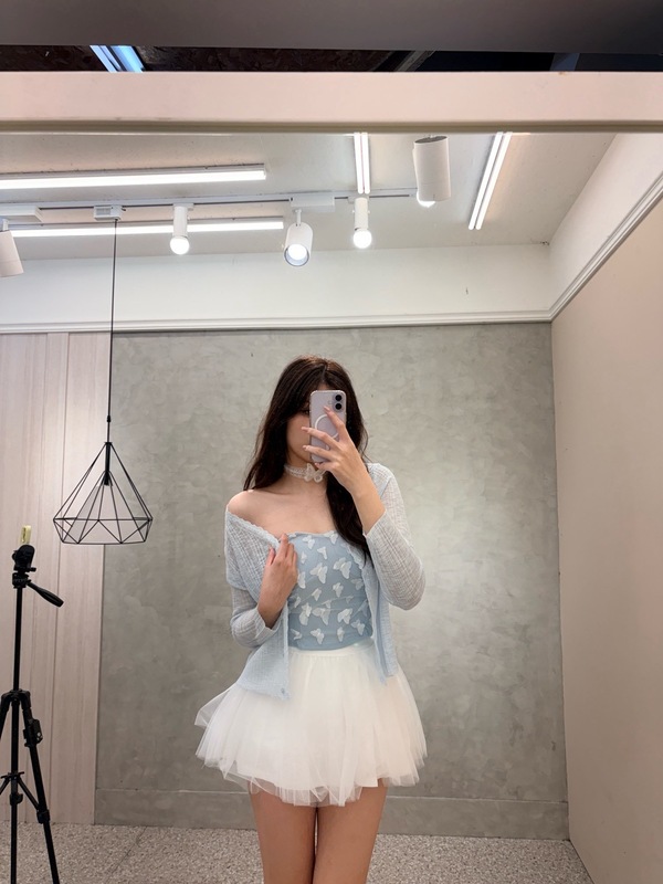 超薄針織前蕾絲滾邊 超lady短版罩衫 有點小泡泡布織法 小辣超甜超級大甜妹