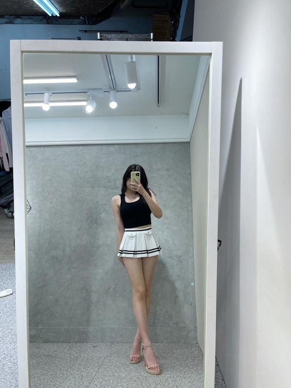 Amazing運動風條文百褶裙 厚磅棉料材質白色完全不透❤️❤️